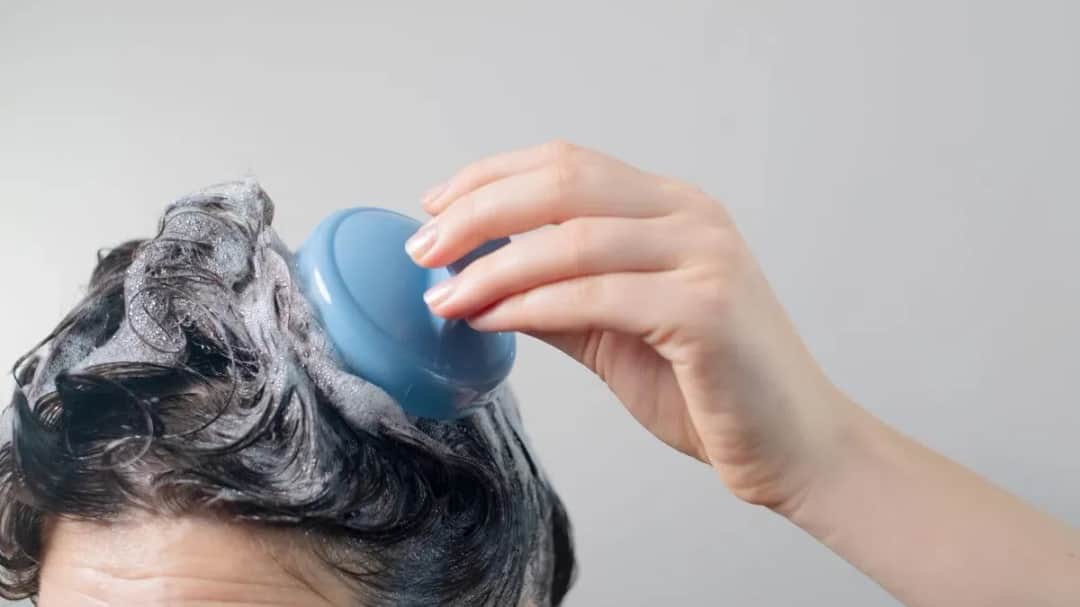 Najskuteczniejszy szampon nawilżający skórę głowy: jak wybrać idealny produkt