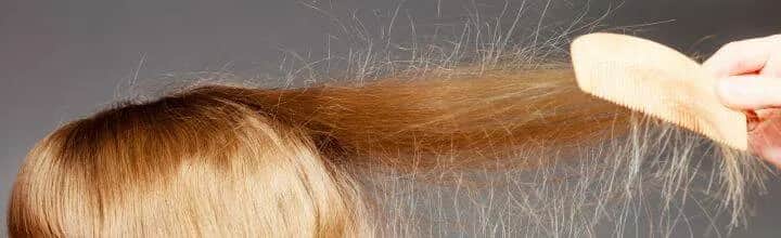 Elektryzujące włosy: skuteczne sposoby na walkę z elektrycznością statyczną
