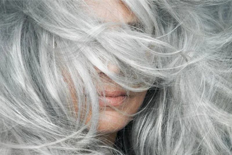 Najlepsze farby do siwych włosów! Co wybrać i czym się kierować?