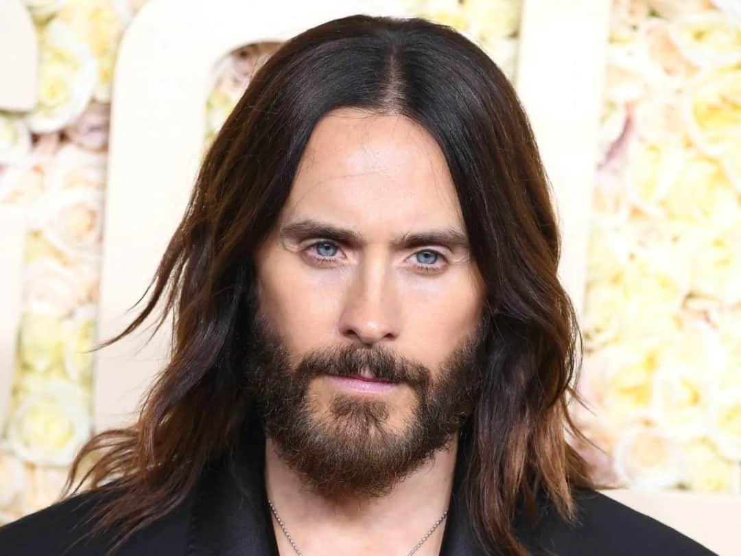 Czy długie męskie włosy to dobry wybór dla miłośników naturalnego stylu?