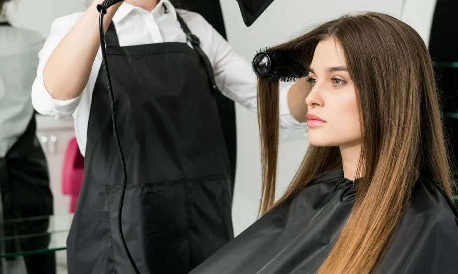 Modelowanie włosów: Tajniki i techniki efektywnej stylizacji Modelowanie włosów: Tajniki i techniki efektywnej stylizacji