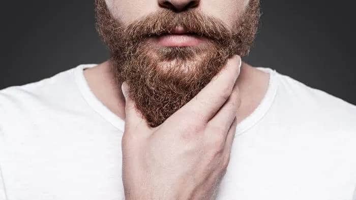 Jak zmiękczyć brodę w 5 minut? Domowe sposoby, które działają!