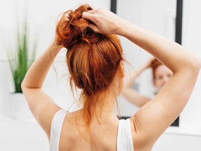 Jak spać żeby nie zepsuć fryzury: 8 skutecznych sposobów na piękne włosy