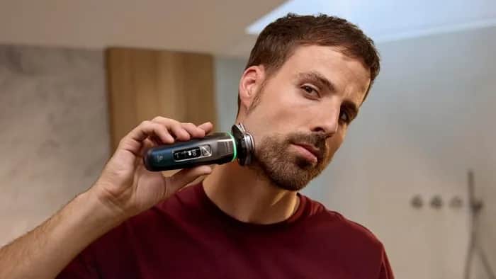 Perfekcyjne golenie zarostu maszynką elektryczną bez podrażnień i skaleczeń